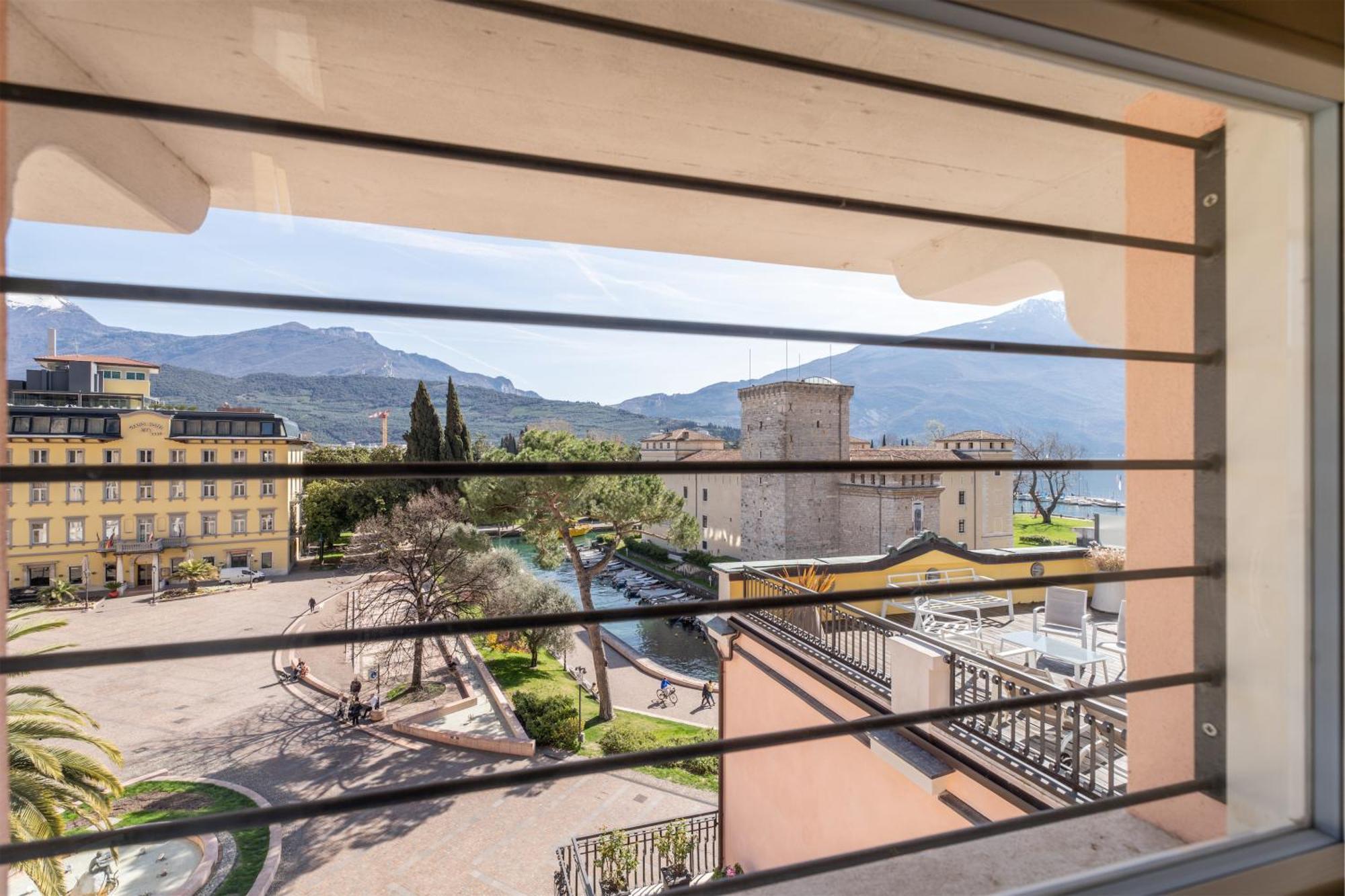 Villa Aranci Downtown Riva del Garda Exterior photo