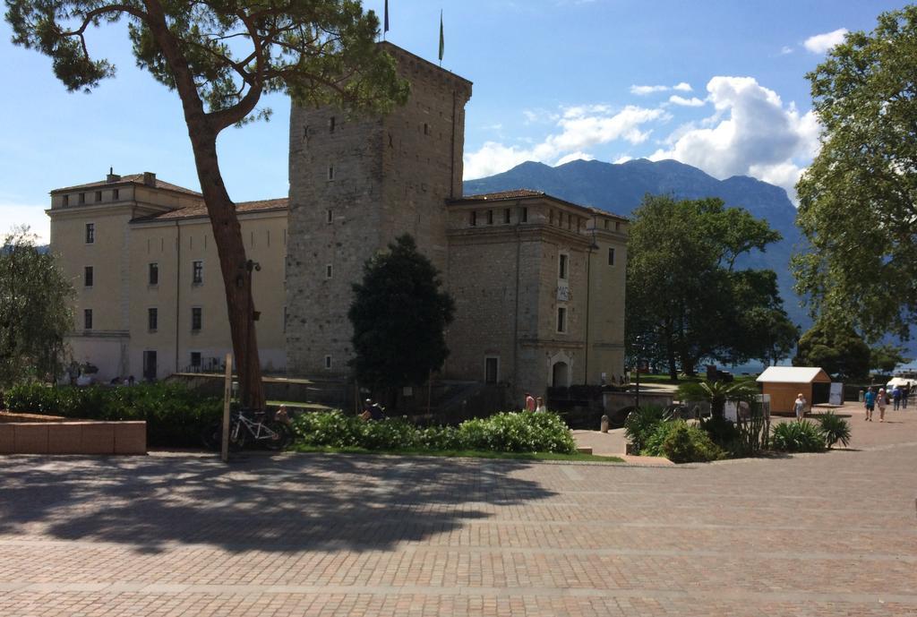 Villa Aranci Downtown Riva del Garda Exterior photo